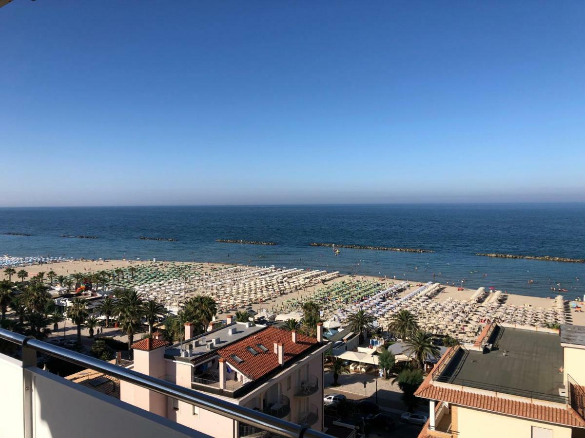 サン・ベネデット・デル・トロントFronte Mare Panoramico San Benedettoアパートメント エクステリア 写真